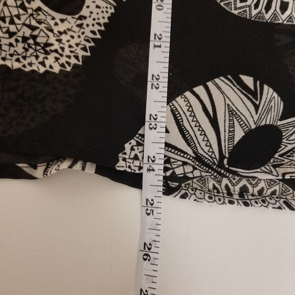 Live 4 Truth White Skull Print Black Sheer Sleeveless Back Bow Ruffle Top Size L - Picture 12 of 16